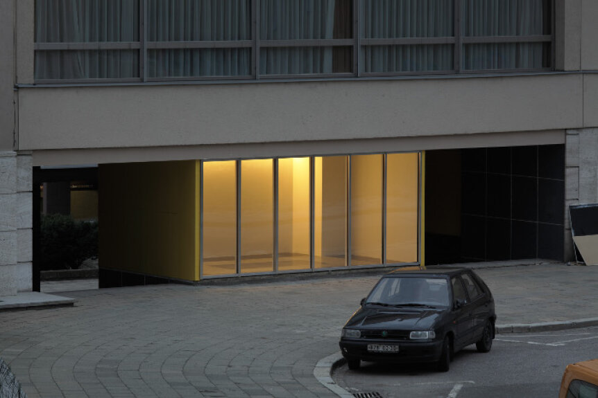 Jiří Příhoda, Interiér I., 2011 Instalace, kombinovaná technika, podchod u hotelu International (spojnice mezi ulicemi Panenská a Veselá)